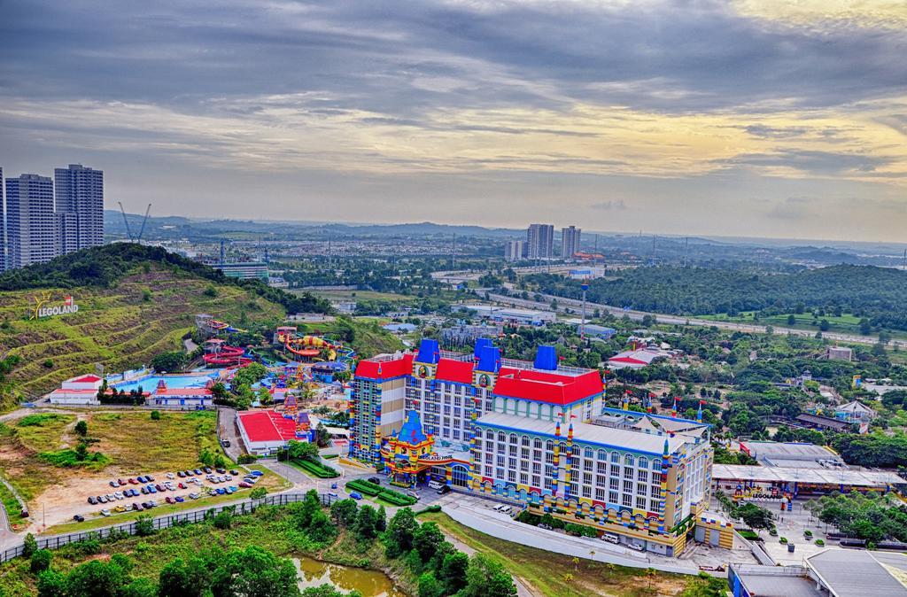 Holi Afiniti Themed Suites Nusajaya  Εξωτερικό φωτογραφία